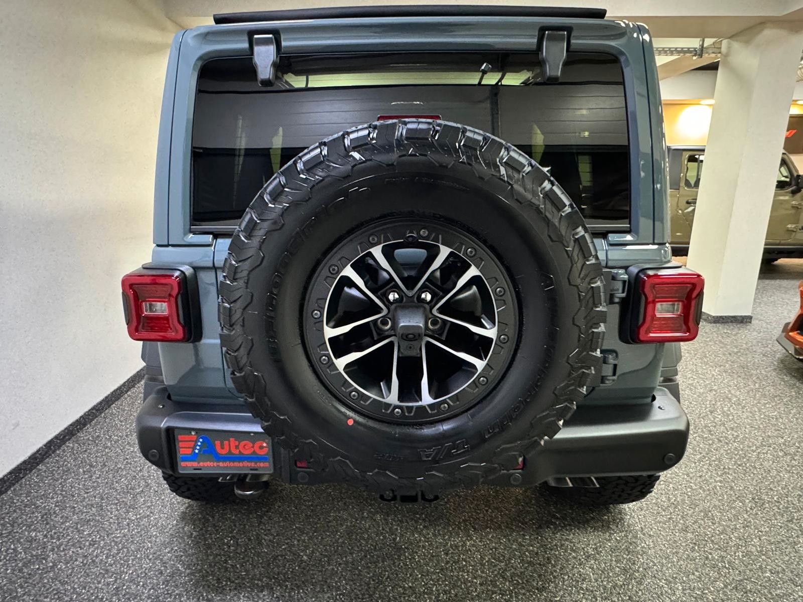 Fahrzeugabbildung Jeep MOAB 392-6.4L HEMI V8-WINDE-SKY ONE-35"