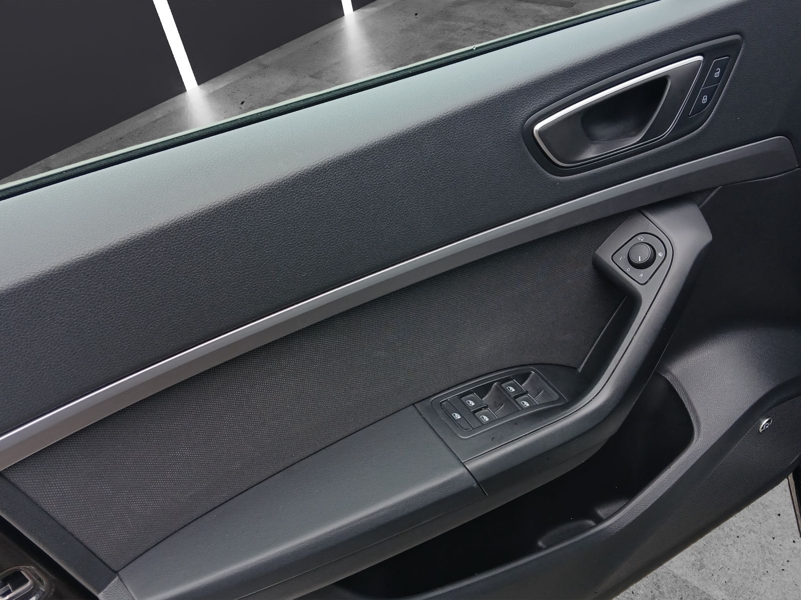 Fahrzeugabbildung SEAT Ateca TSI FR DSG LED AHK Navi beats AID ACC RFK