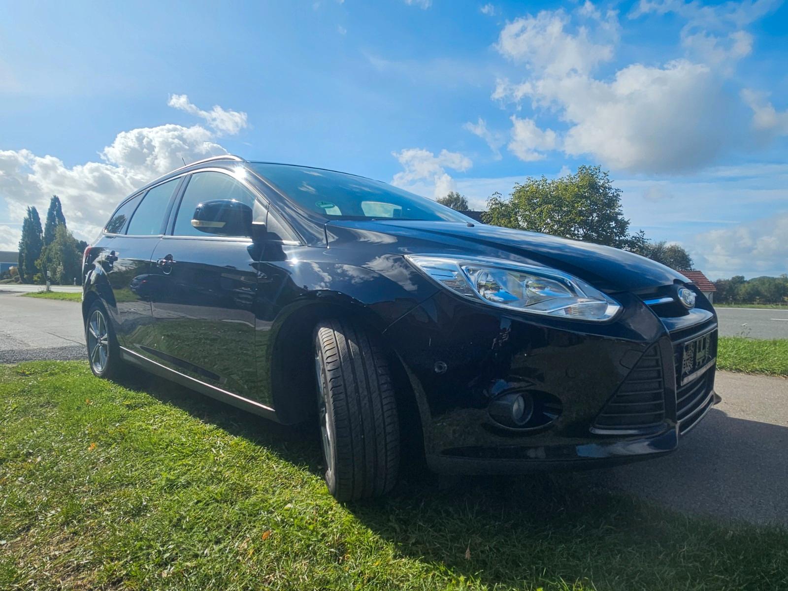 Ford Focus 2014 — photo 12