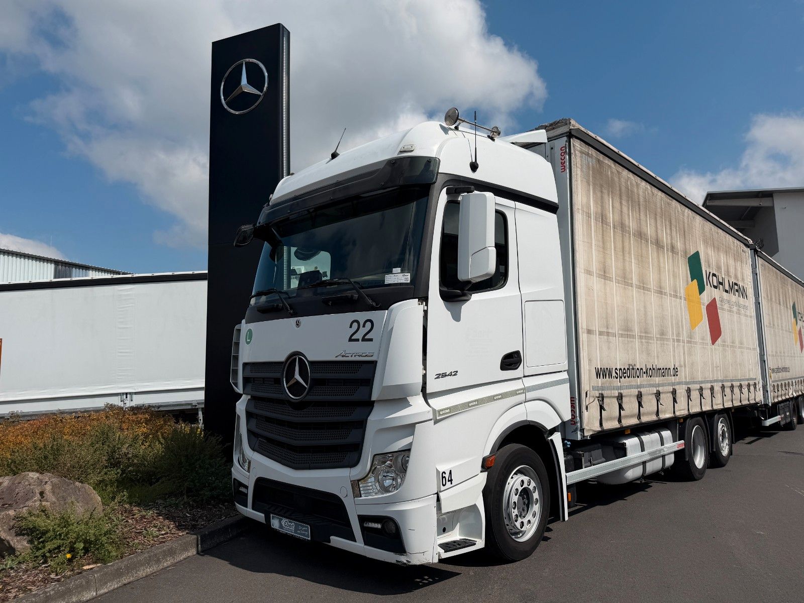 Fahrzeugabbildung Mercedes-Benz Actros 2542 L 6x2 Standklima Retarder