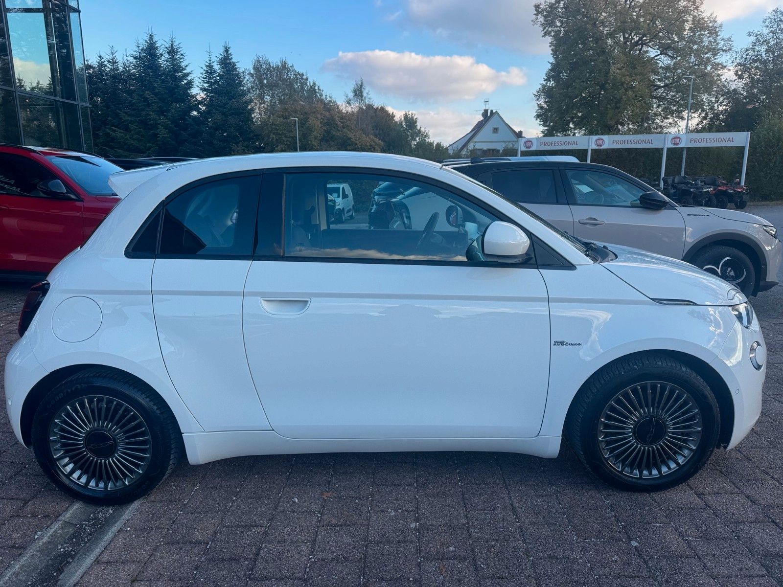 Fahrzeugabbildung Fiat 500e 3+1 Icon Navi Sitzheizung Kamera Tempomat