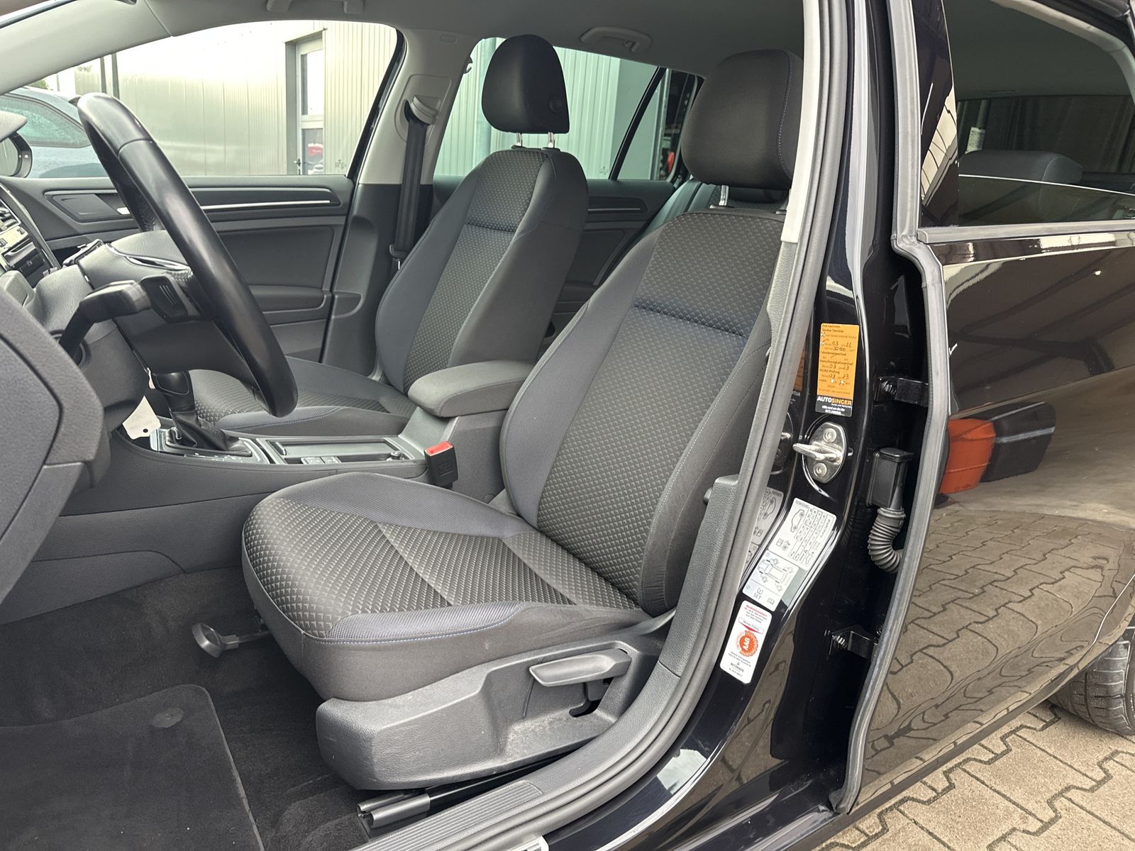 Fahrzeugabbildung Volkswagen Golf Variant 2.0 TDI DSG United NAV+ACC+CARPLAY