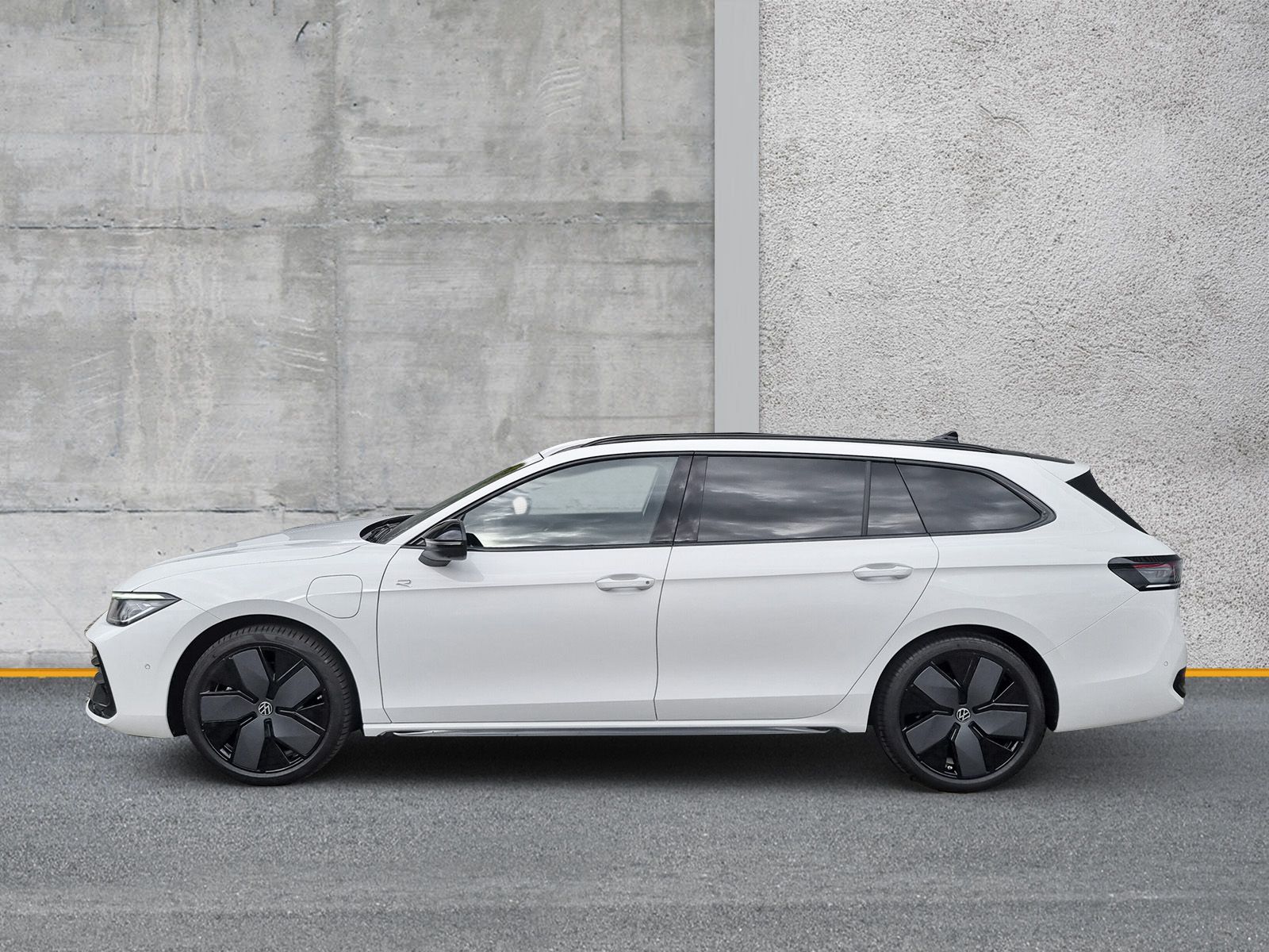 Volkswagen Passat Variant 1.5 eHybrid R Line AHK HuD MATRIX foto 2