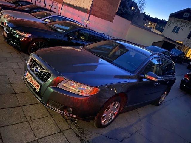 Volvo V70 KOMBI 2,0 D*1a-ZUSTAND*8xREIFEN NEU*2.HAND*