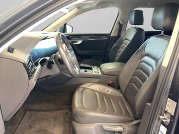 Volkswagen Touareg - 8