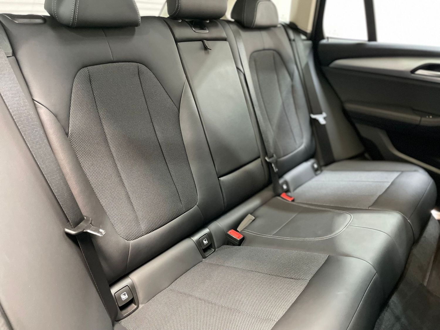 Fahrzeugabbildung BMW X3 xDrive 20 i Advantage #LED#Pano#Kamera#Tempo