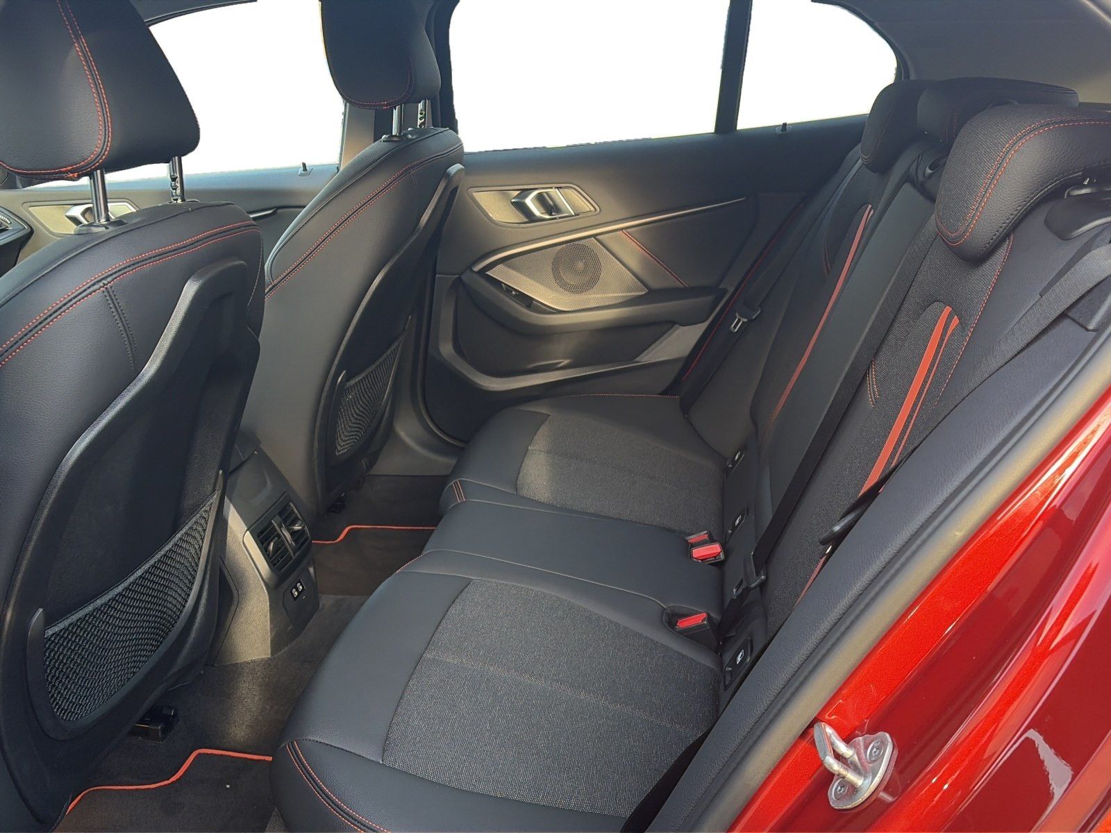 BMW 118i HIFI LORDOSE SPORTSITZE LED SHZ TEMPOMAT BT foto 17