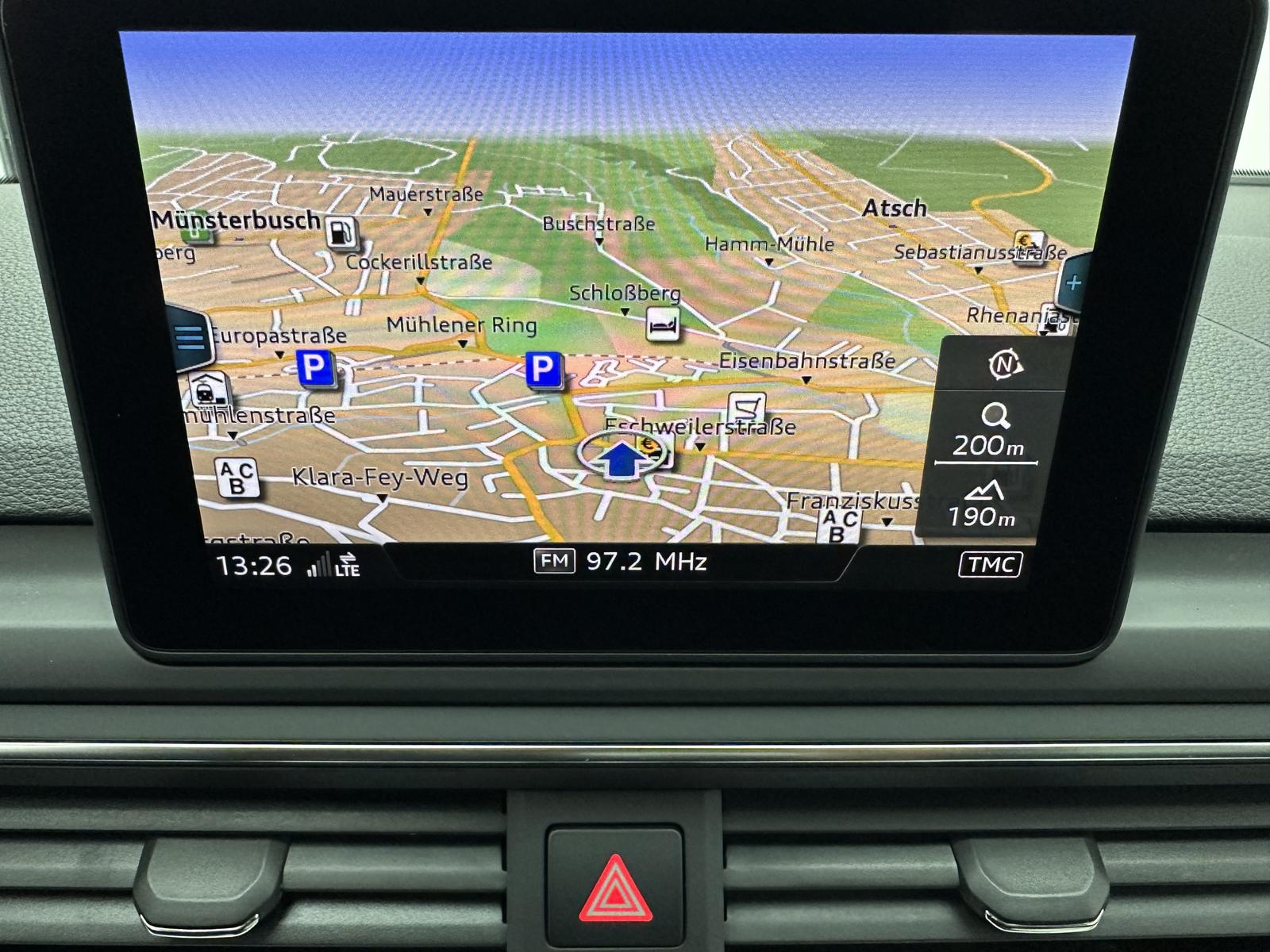 Audi A4 basis "NAVI-SITZH-PDC-MULTI-TEMPO-ALU"