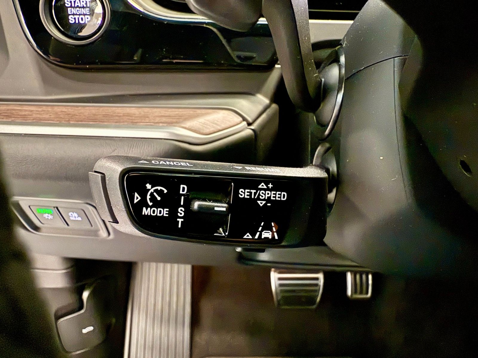 Fahrzeugabbildung Porsche Cayenne Turbo E-Hybrid SportDesign/PCCB/PTS/AHK