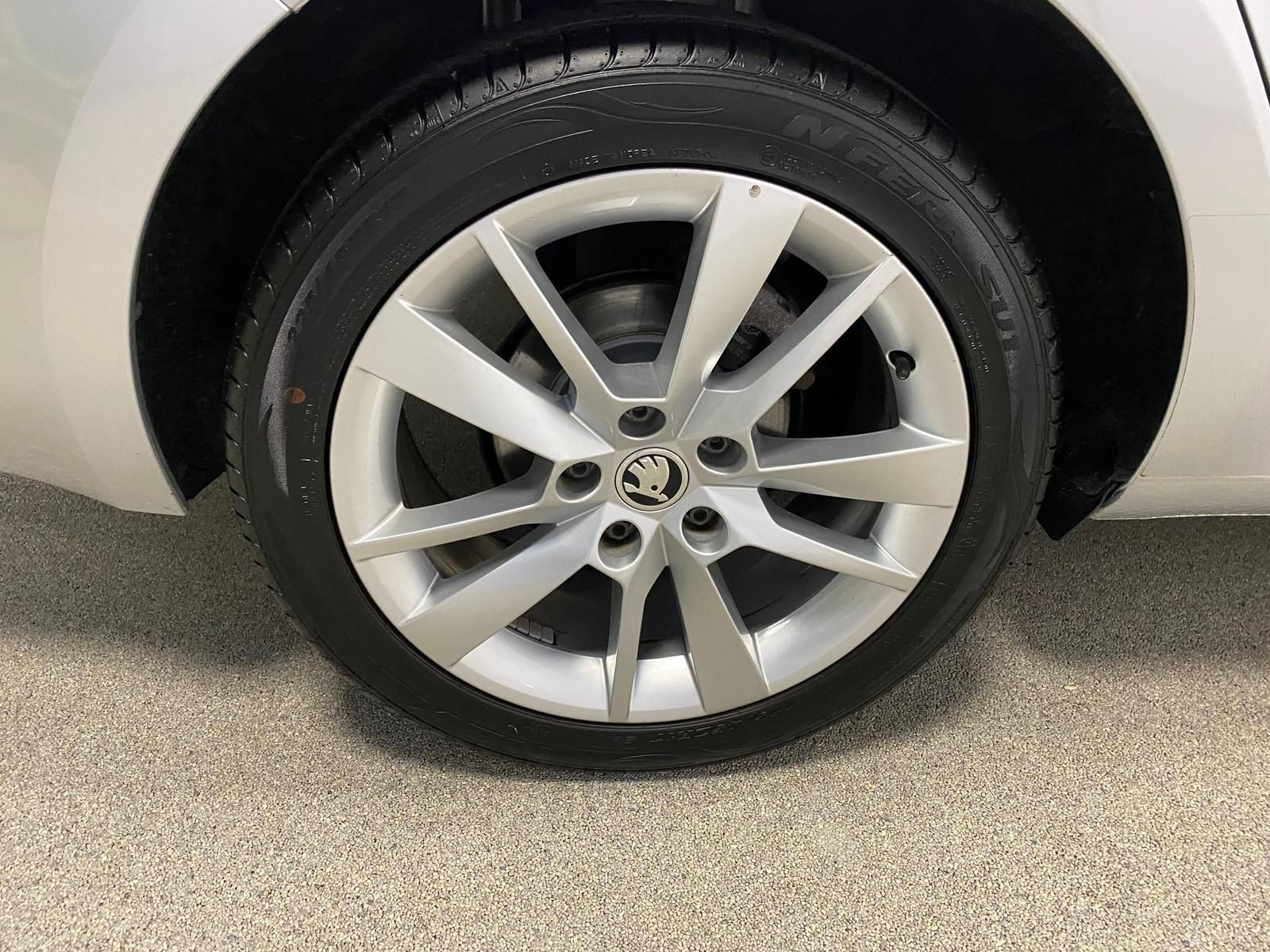 Fahrzeugabbildung SKODA Octavia 1.0 TSI Clever APP+KLIMA+PDC+SITZHEIZ+An