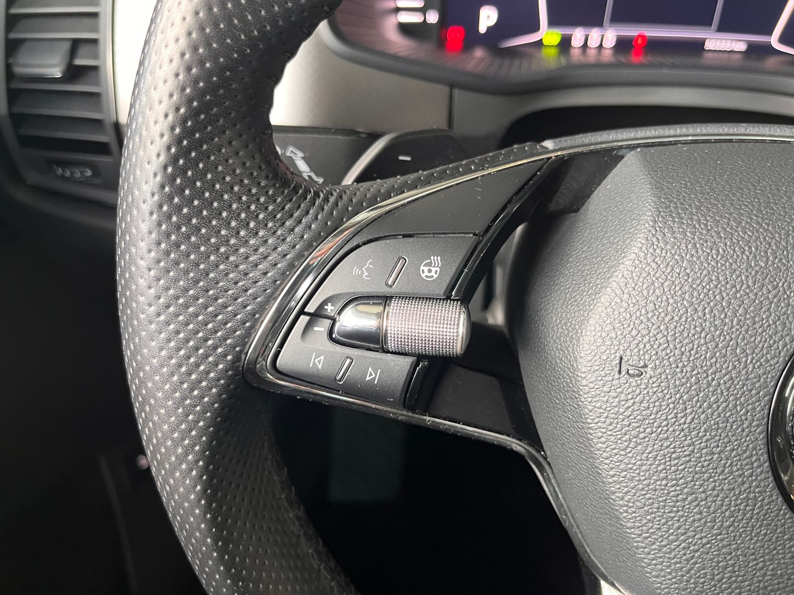 Fahrzeugabbildung SKODA Kodiaq Clever 4x4 PANO 360° LED NAVI