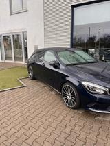 Mercedes-Benz CLA 180 Shooting Brake - - blaue Mercedes-Benz CLA 180 Shooting Brake
