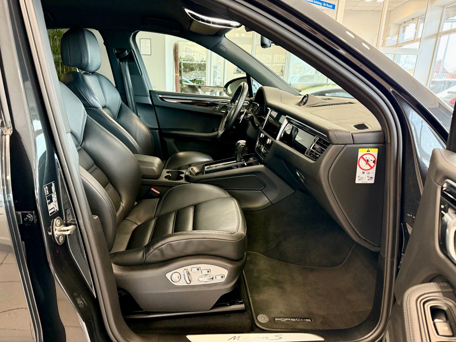 Fahrzeugabbildung Porsche Macan S Keyless/BOSE/360View/SportChrono