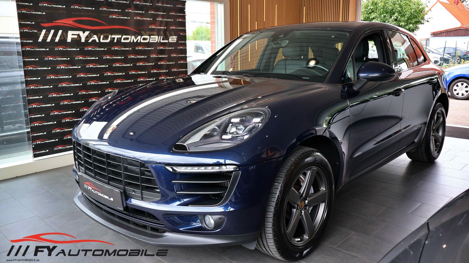 Porsche Macan - 1