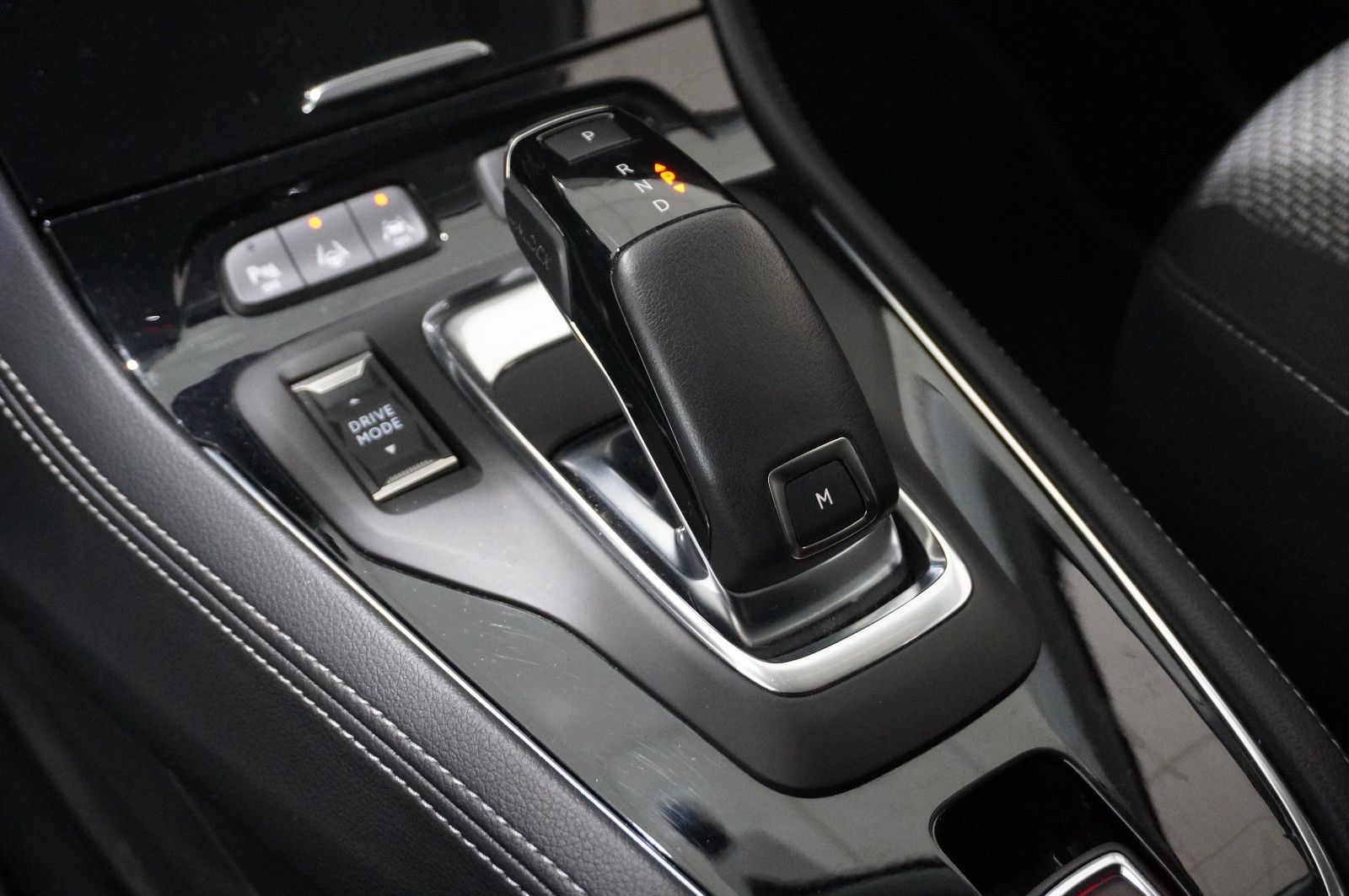 Fahrzeugabbildung Opel Grandland (X) 1.5D BUSINESS NAVI/LED/KAMERA/DAB