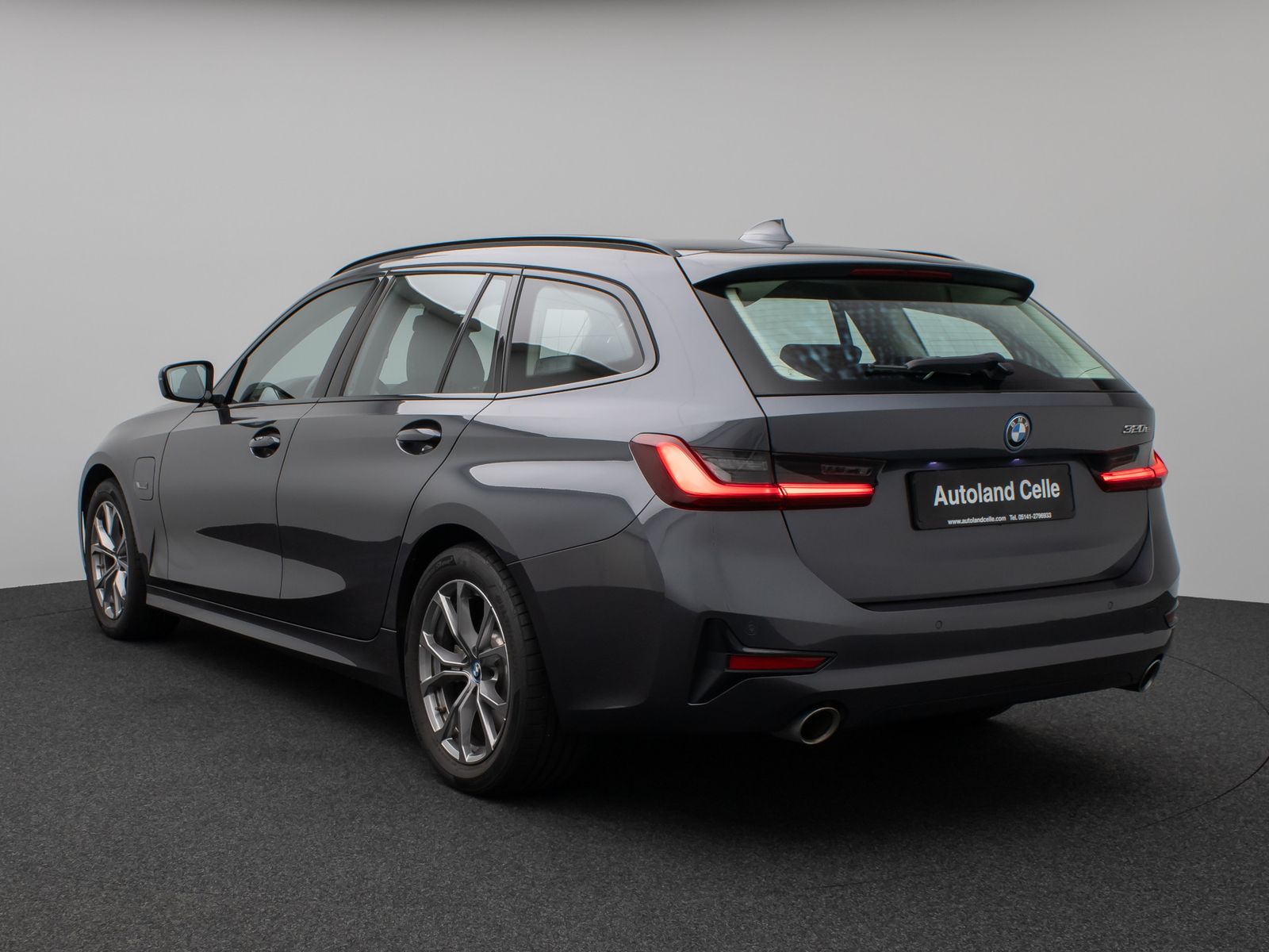 Fahrzeugabbildung BMW 320e Sport Line Panorama DAB CockPitPr PDC Alarm