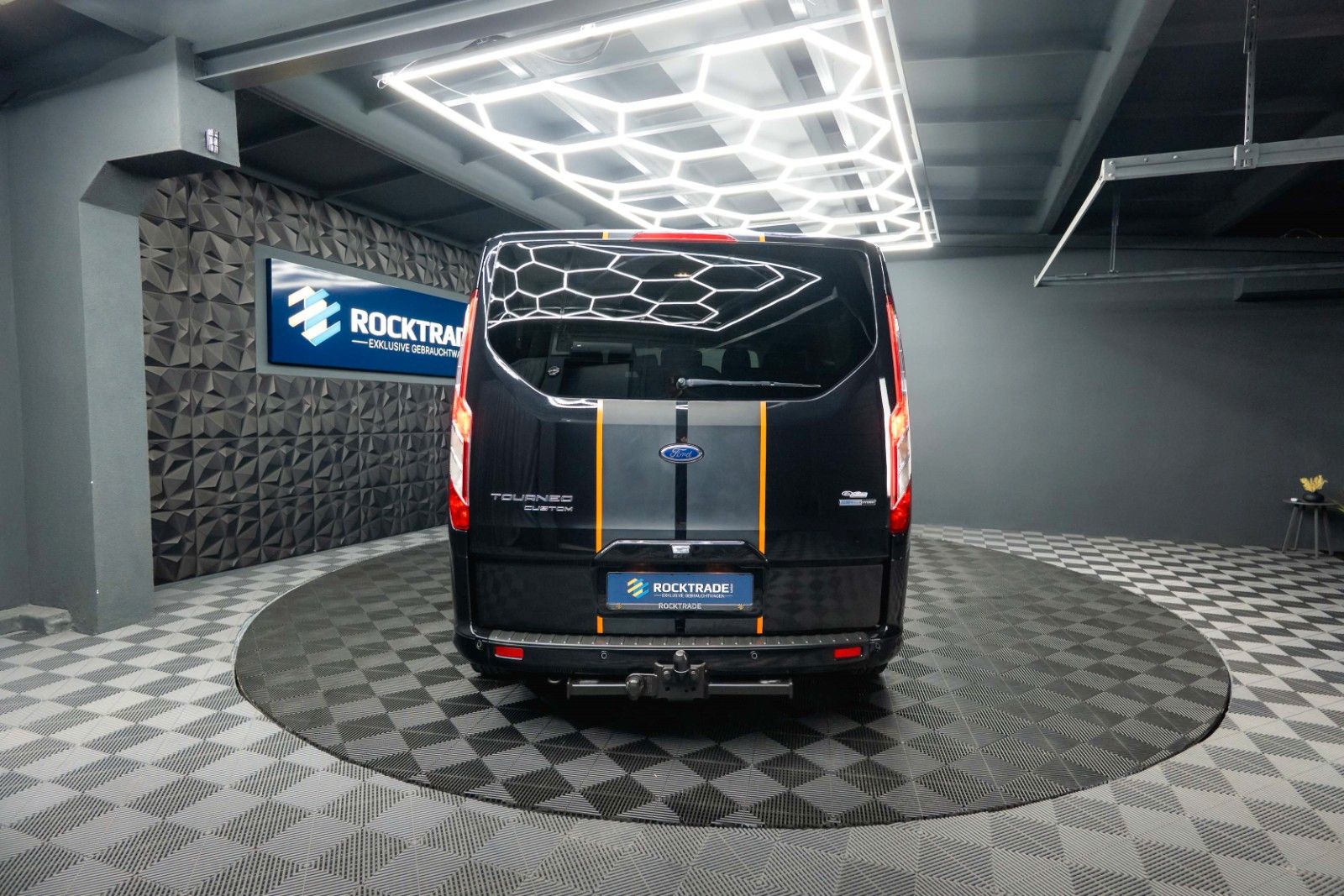 Fahrzeugabbildung Ford Tourneo Custom 320 L2 Sport | 8Sitze | ACC | LED