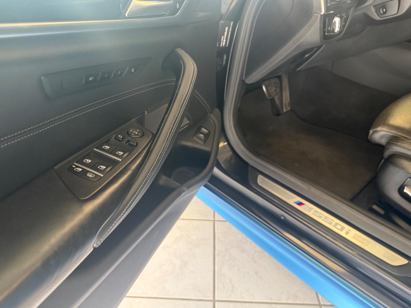 BMW M550i xDrive 4.4 V8 462 ch BVA / Bowers & Wilkins / Night Vision / Head-Up Display / Sièges ventilés