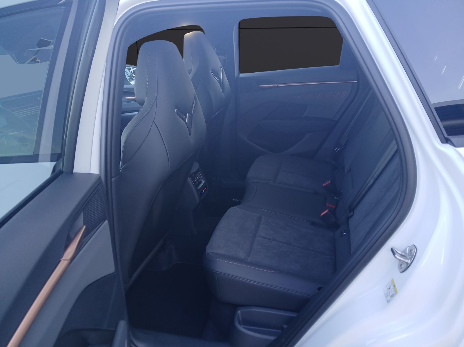 Fahrzeugabbildung CUPRA Terramar VZ 2.0 TSI AHK Sennh. Int.DriveXL