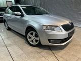 Skoda Octavia Combi Joy 1.6*NUR 90TKM*AUTOMATIK*NAVI* - Skoda Octavia: Joy