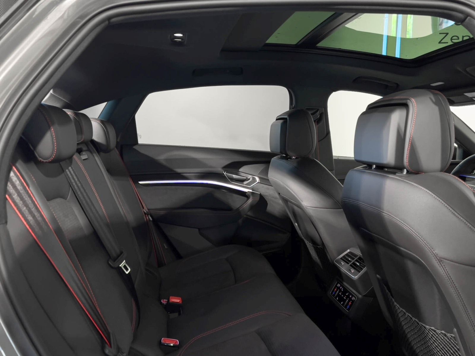 Audi Q8 Sportback 55 e-tron Quattro S-Line+Navi+Matri foto 13