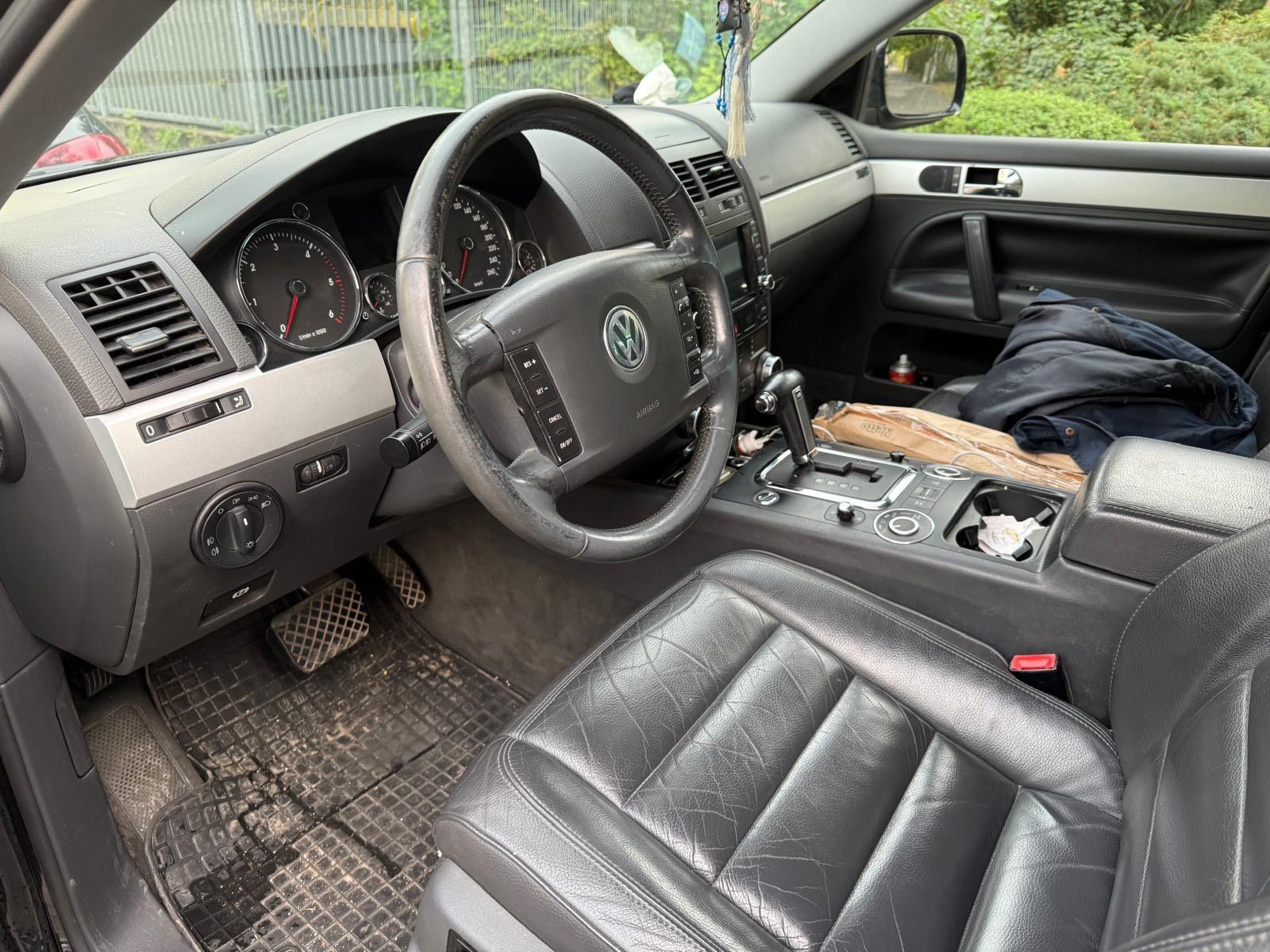 Volkswagen Touareg 2006 — interior