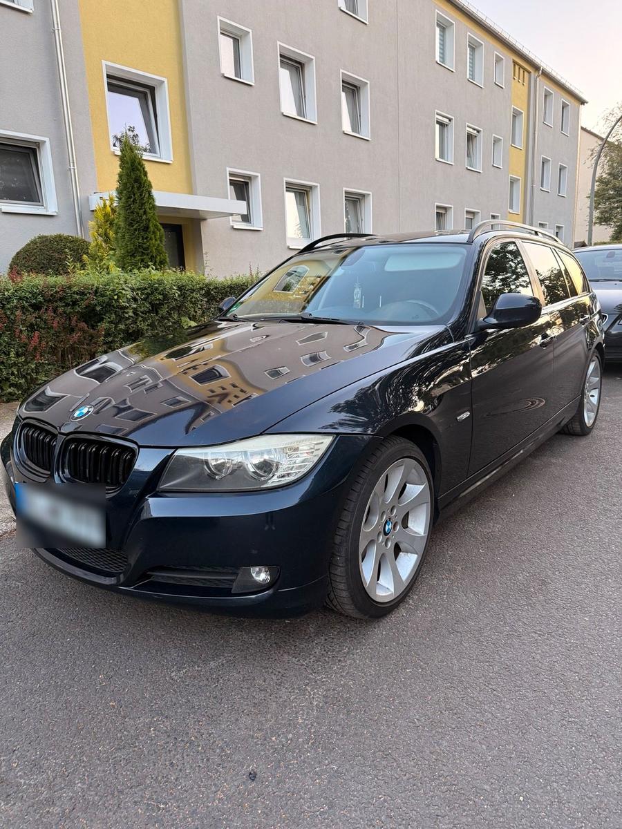 BMW 320 2009 — photo 7