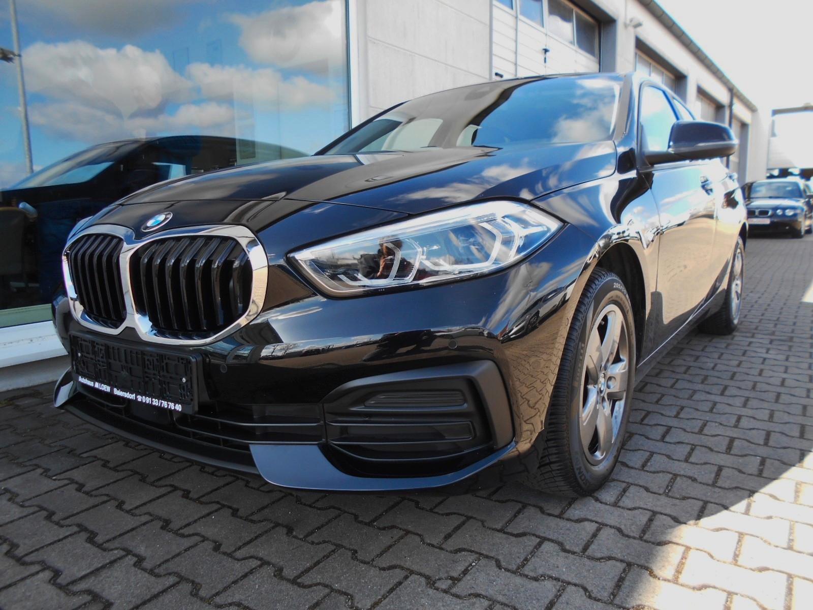 BMW 118iA 15`KM-KAMERA-NAVI-SITZHEIZUNG-PDC-CARPLAY-