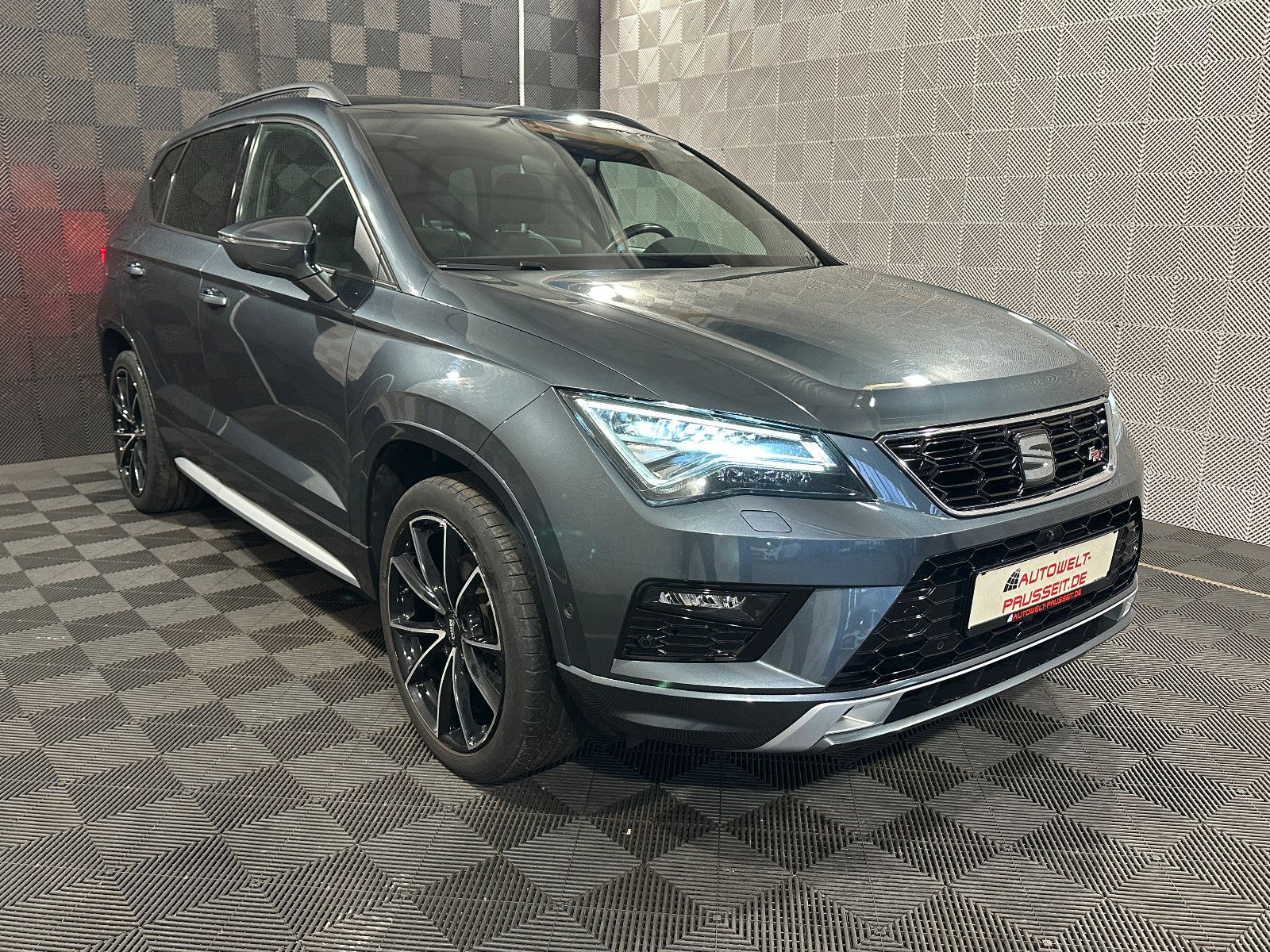 Gebrauchtwagen Seat Ateca Ateca 4Dr.*FR*LED-360°-AHK-ACC-BEATS-SHZ-ALCANTA in Horb am Neckar