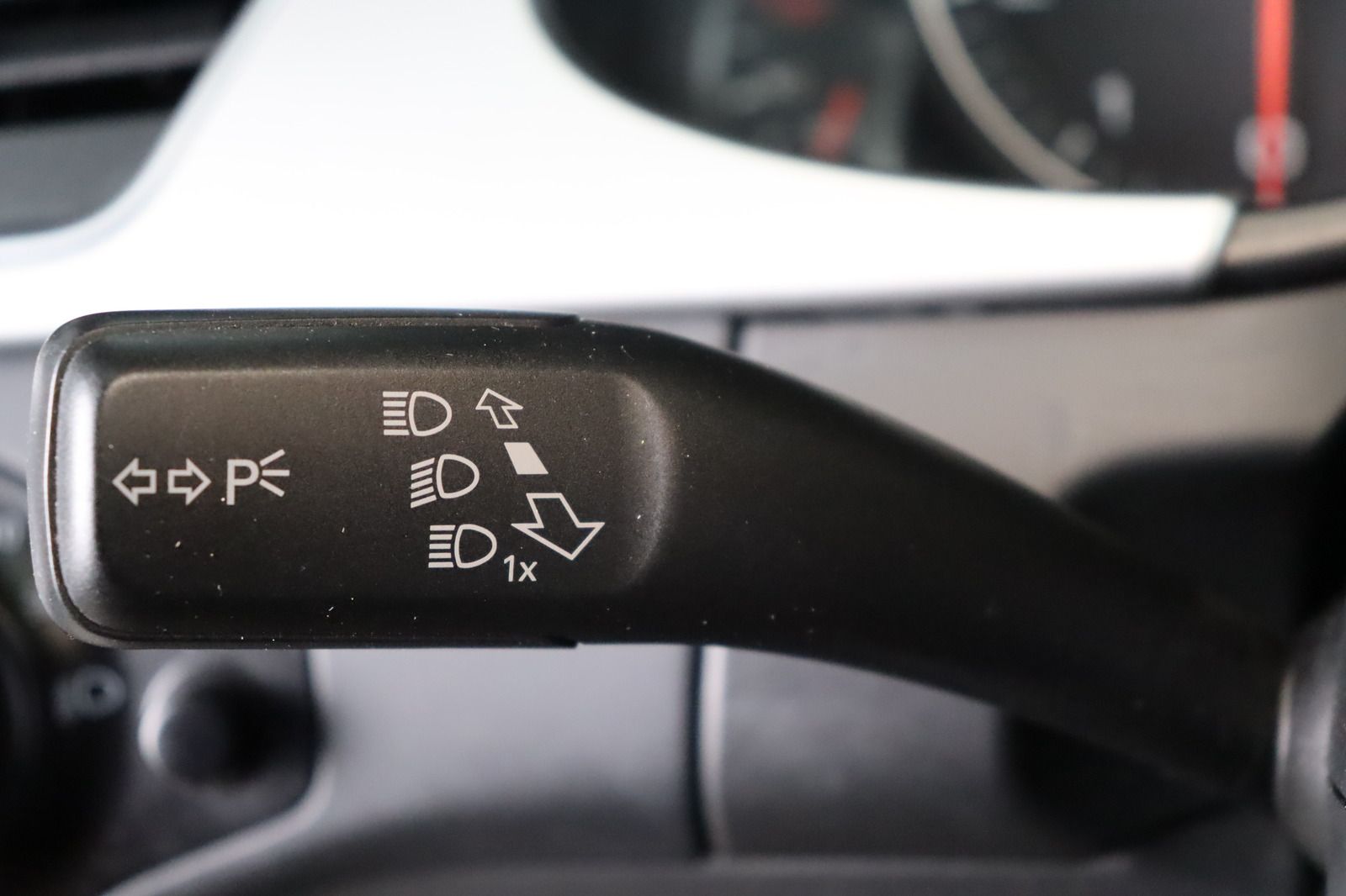 Fahrzeugabbildung Audi A4 2.0 TFSI quattro Avant * BI-Xenon * Navi *