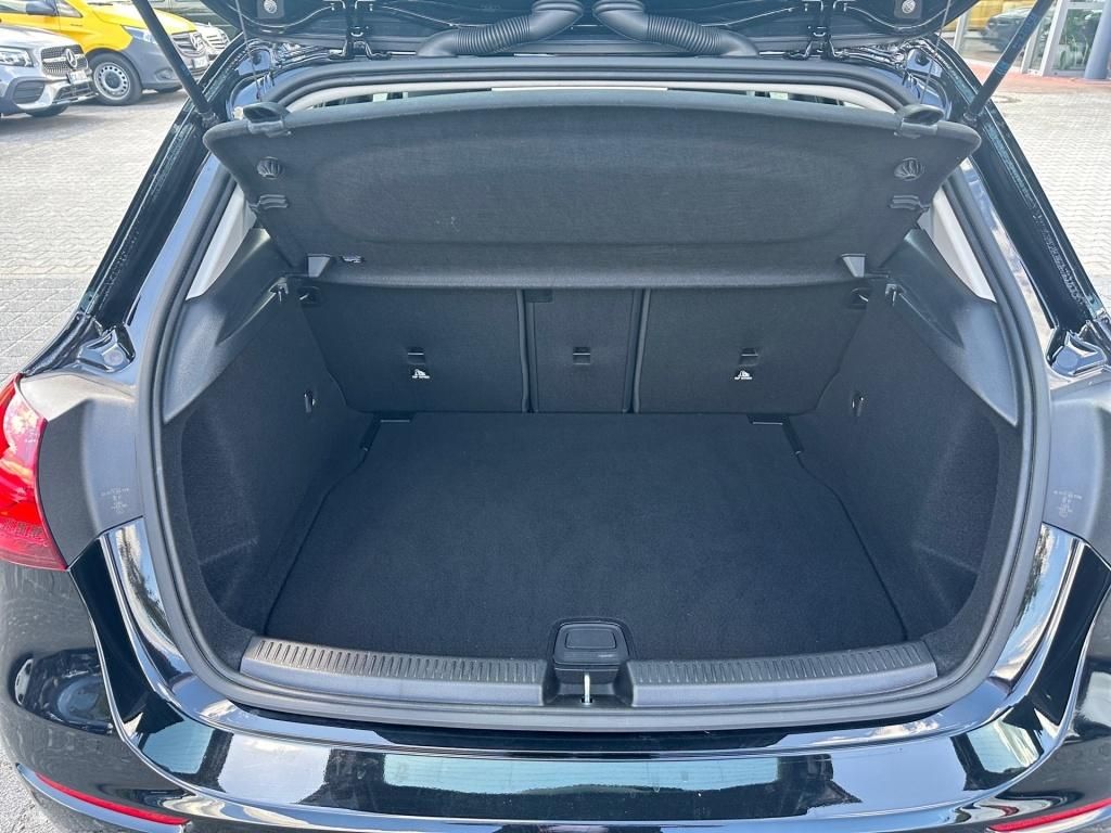 Fahrzeugabbildung Mercedes-Benz A 180 Progressive Totwi. Navi SHZ LED KAM SpurH