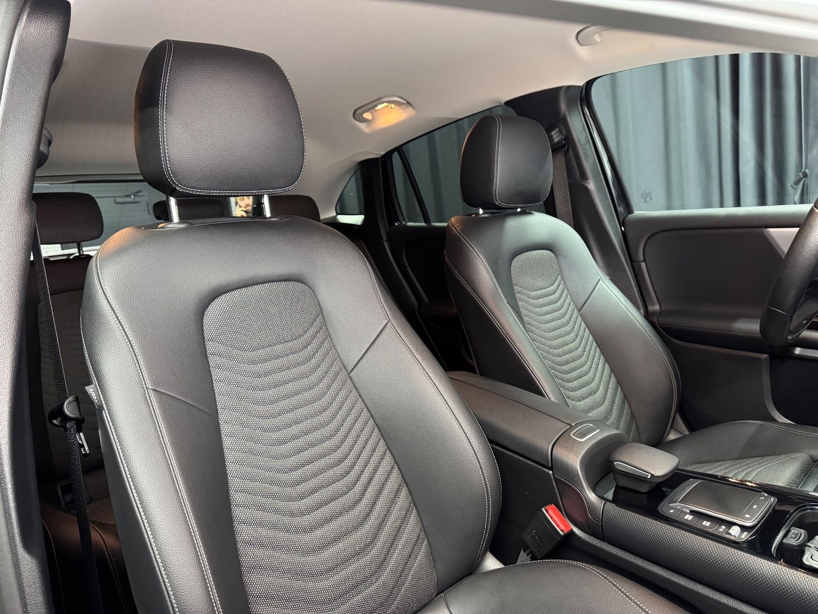 Fahrzeugabbildung Mercedes-Benz GLA 220d|AUTOMATIK|NAVI|LED-SCHEINWERFER|