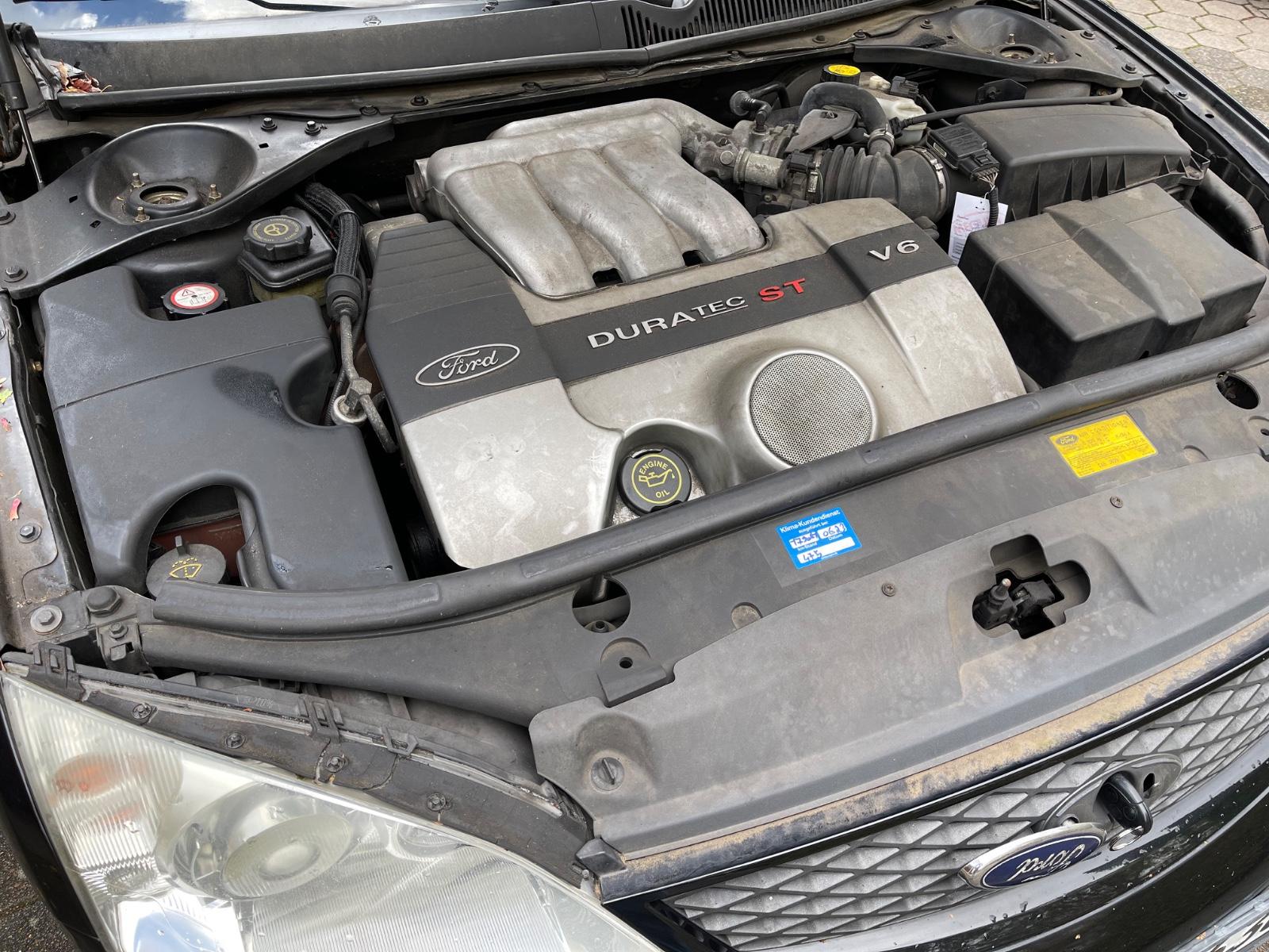 Ford Mondeo 2004 — photo 12