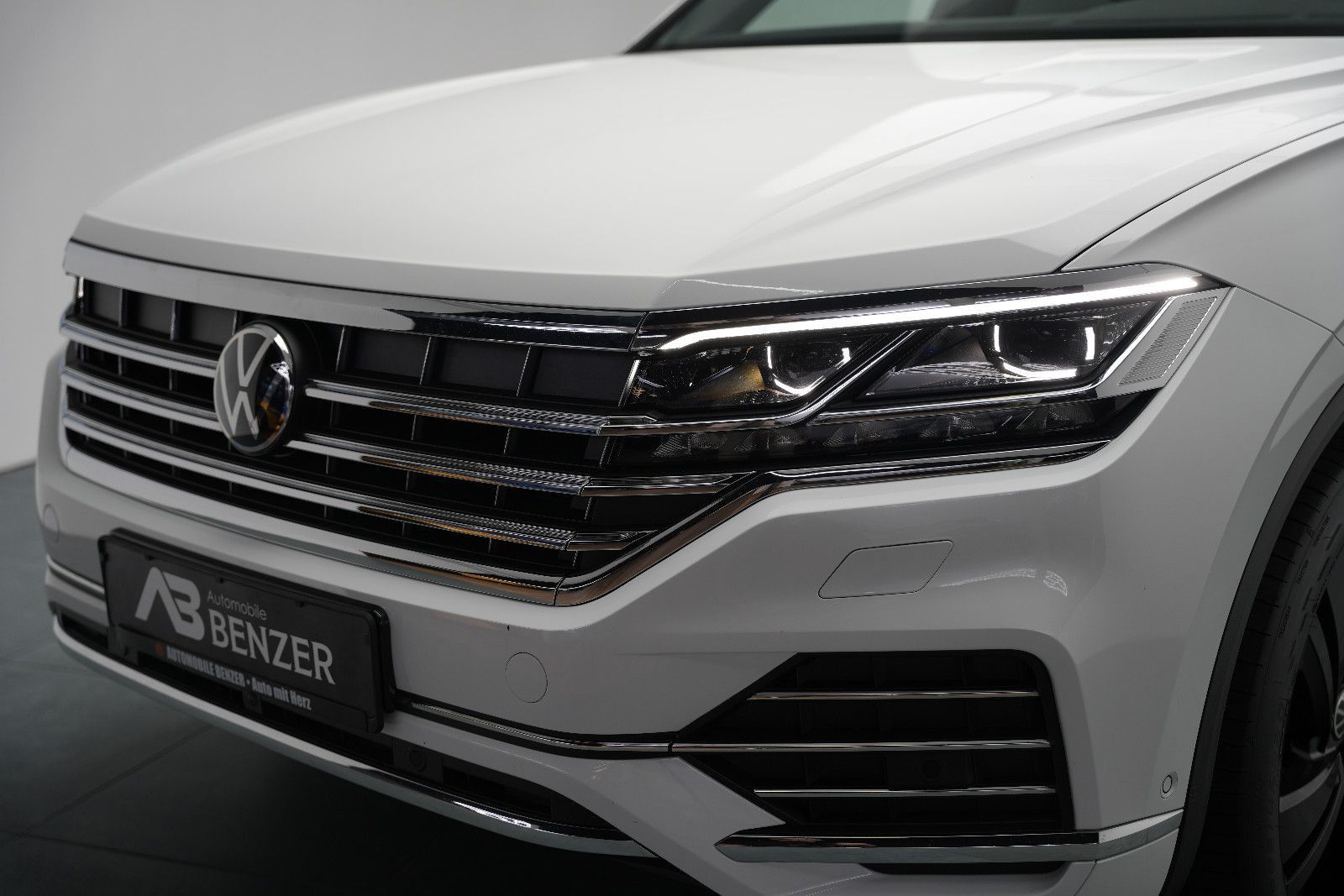 Fahrzeugabbildung Volkswagen Touareg SPORT/ 4Motion/VIRTUAL/AMBIENT/360''KAM