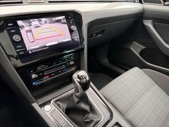 Fahrzeugabbildung Volkswagen Passat Variant Business 2.0 TDI Navi Pano Sitzh