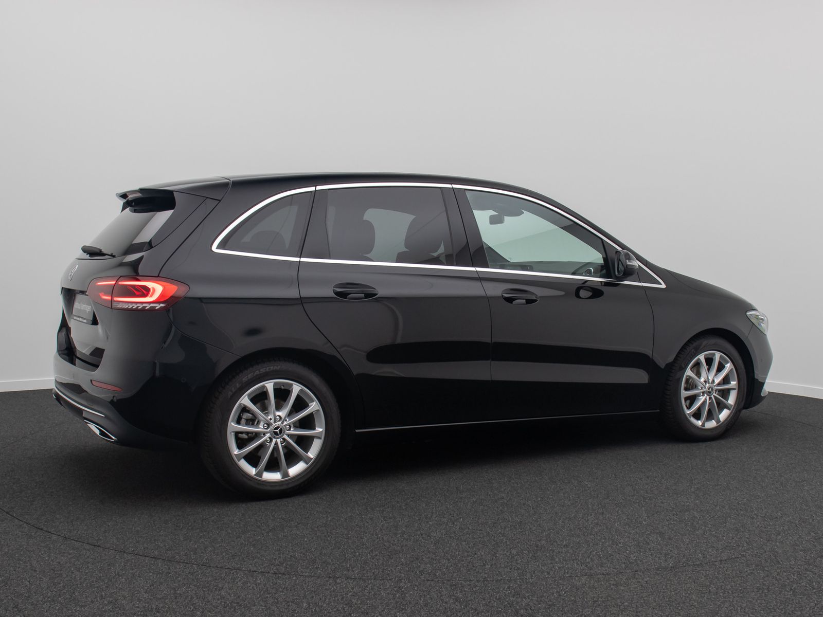 Fahrzeugabbildung Mercedes-Benz B 180 Kamera SoundSys LED Navi Tempomat Komfort