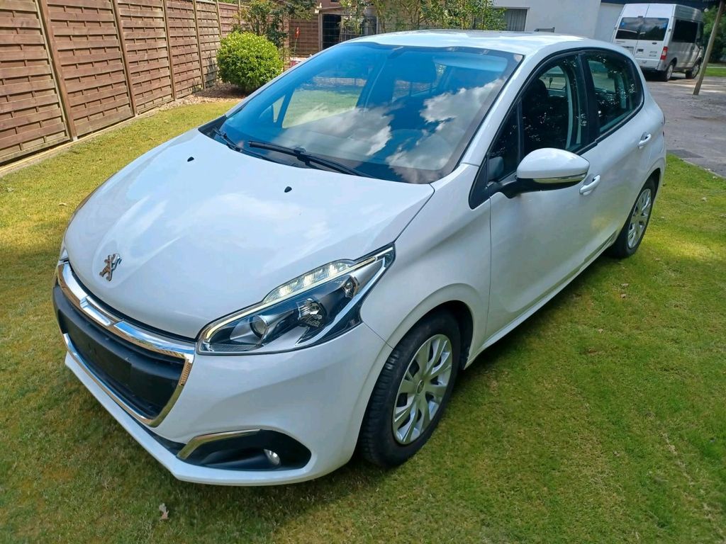 Image of Peugeot e-208