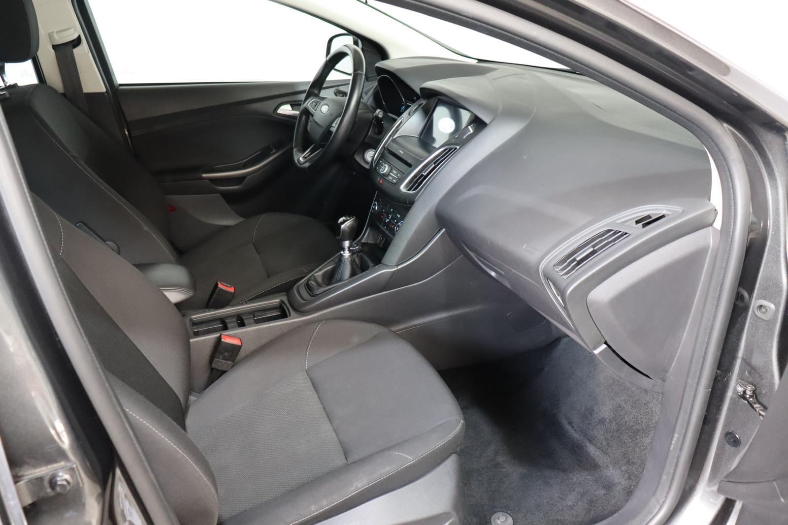 Ford Focus Turnier Business 1.0 EcoBoost NAVI*SHZ*PDC