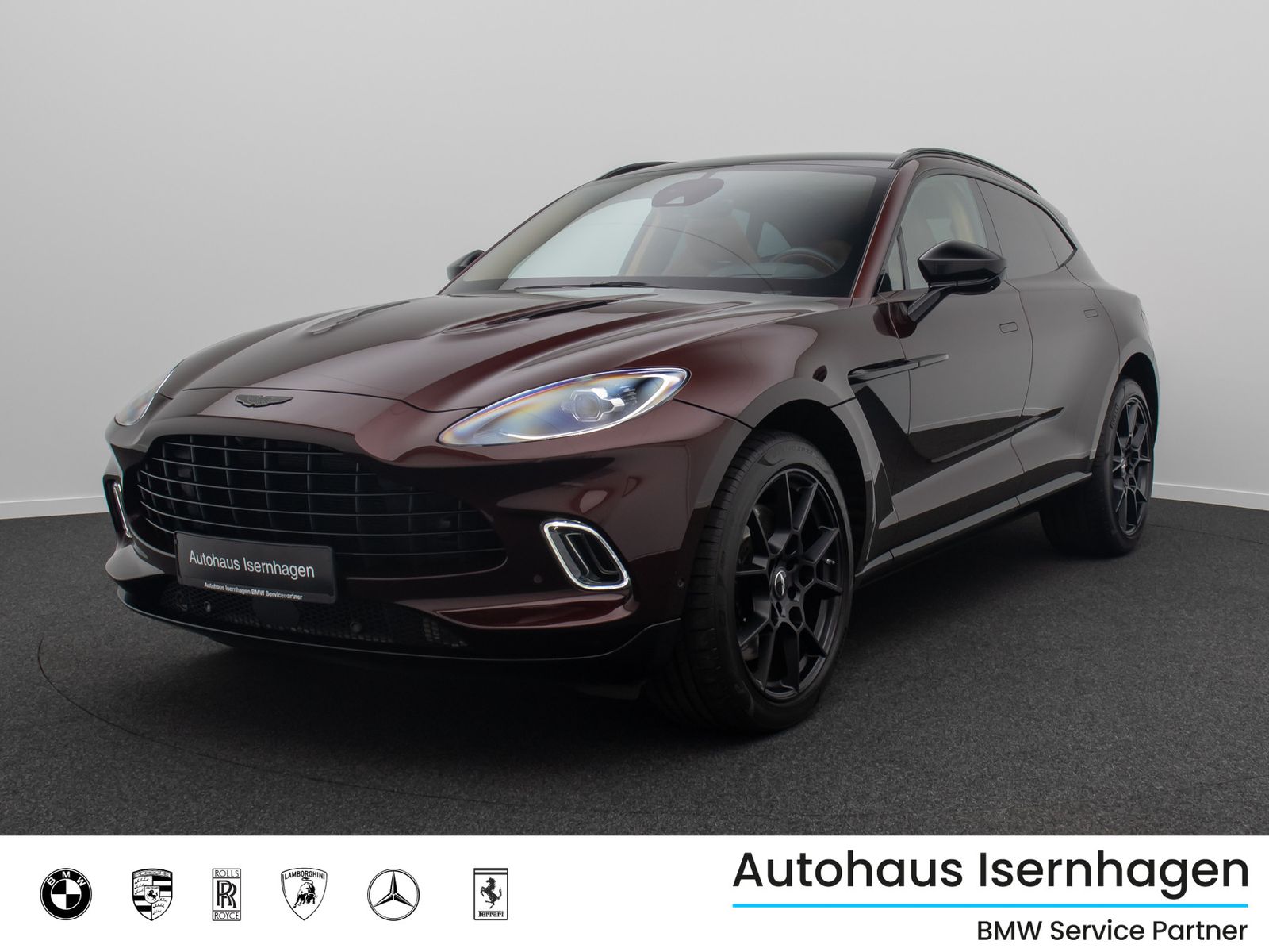 Fahrzeugabbildung Aston Martin DBX 4.0 V8 Individual Carbon Elegance Mega-Voll