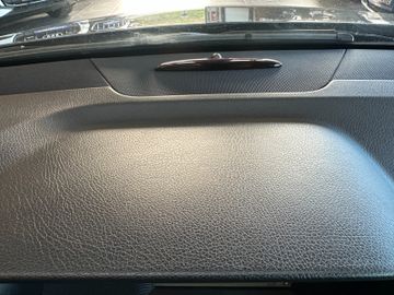 MYAUTOCENTER – Gebraucht- und Jahreswagen mit Werkstattservice in Pfaffenhofen Mercedes-Benz C 200 CGI BlueEfficiency *TÜV NEU*Avantgarde*