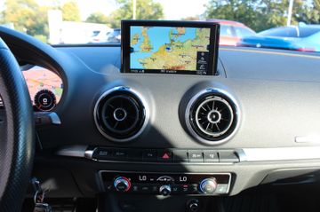 Fahrzeugabbildung Audi A3 1.4 TFSI 2x S Line VC+ACC+18"