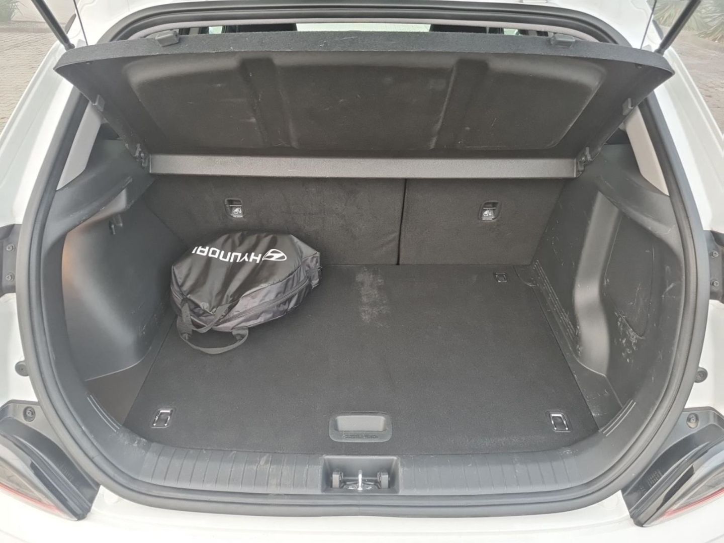 Fahrzeugabbildung Hyundai KONA Elektro 2WD MY23 (100kW) ADVANTAGE-Paket