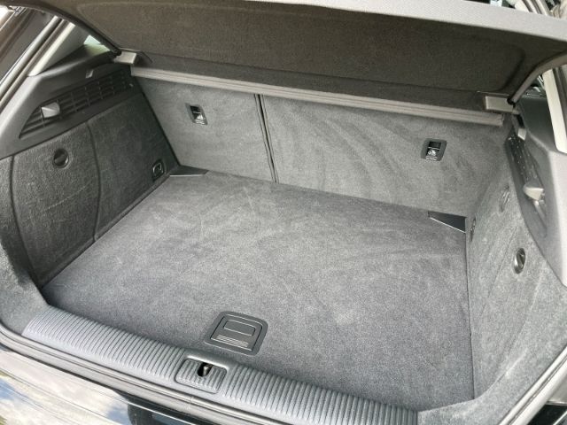 Fahrzeugabbildung Audi A3 1.6 TDI Sportback 30 sport Xenon, Navi, Sitzh
