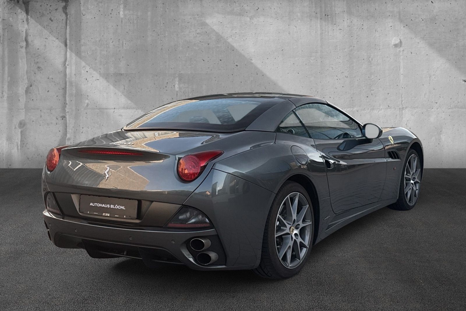 Fahrzeugabbildung Ferrari California*Daytona*Embleme*Dt. Auto