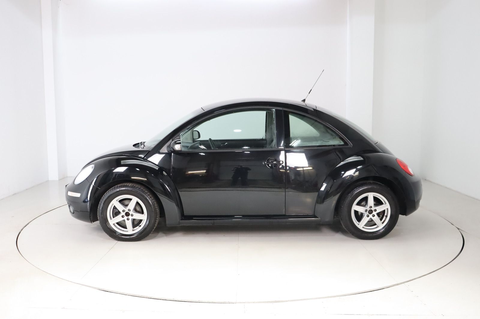 Fahrzeugabbildung Volkswagen New Beetle 2.0 * Sitzhzg. * Klima * HU/AU 07.27