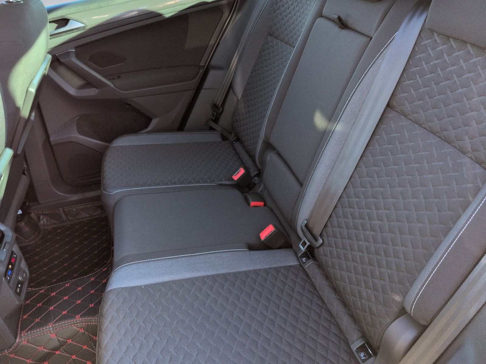 Tiguan 2.0 TDI DSG Join STHZ+AHK+NAVI