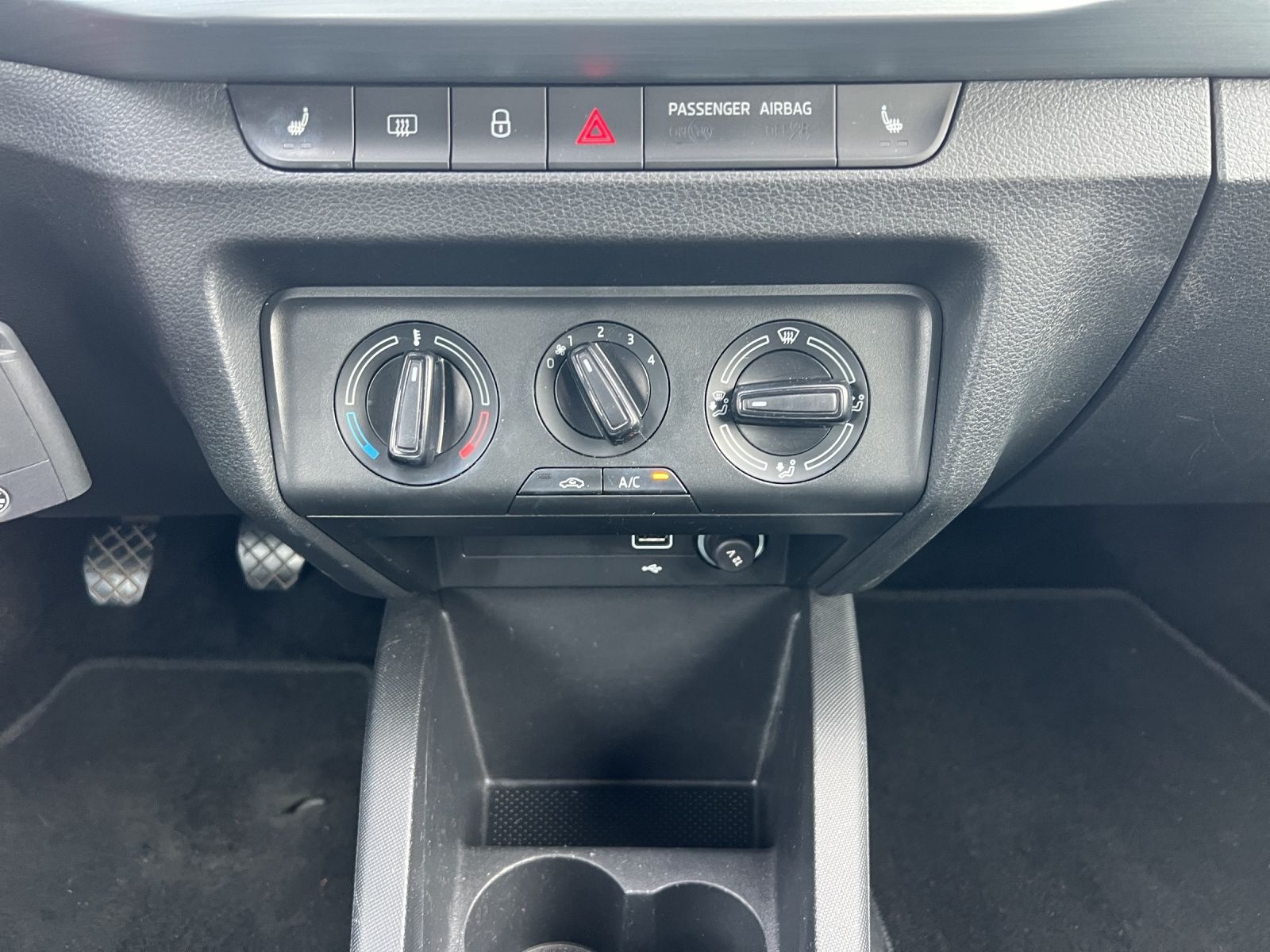 Fahrzeugabbildung SKODA Fabia Combi Ambition TSI SH Kamera DAB Klima