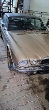 Jaguar Daimler Van Den Plas Double Six - Jaguar Daimler mit Benzin-Antrieb