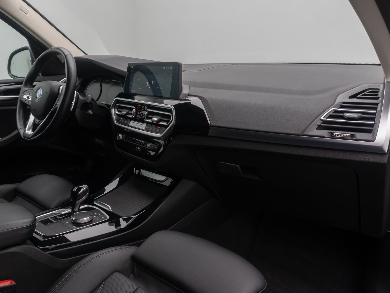 Fahrzeugabbildung BMW X3 xD30e DriveAss DAB Kamera HiFi WLAN Sportsitz