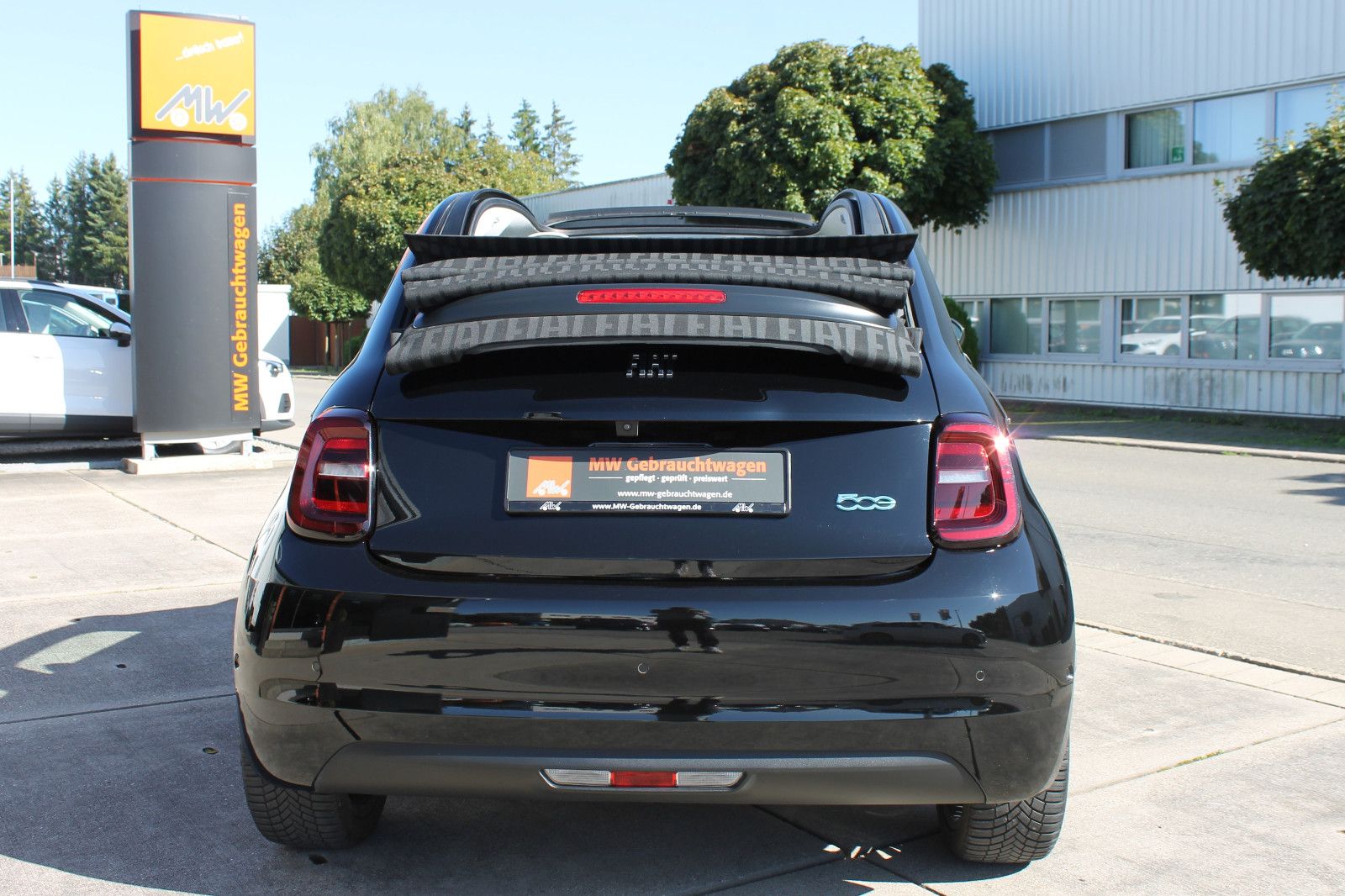 Fahrzeugabbildung Fiat 500e La Prima by Bocelli ACC LED KAM PDC BT SHZ